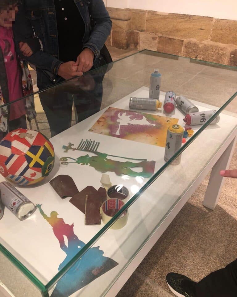 Visita a la exposición «10 años de arte callejero»
