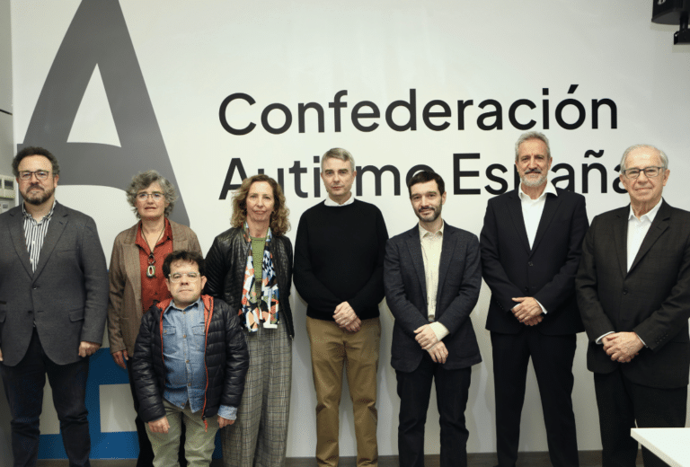 El ministro de Derechos Sociales, Consumo y Agenda 2030 inaugura la primera Asamblea General de 2024 de Autismo España
