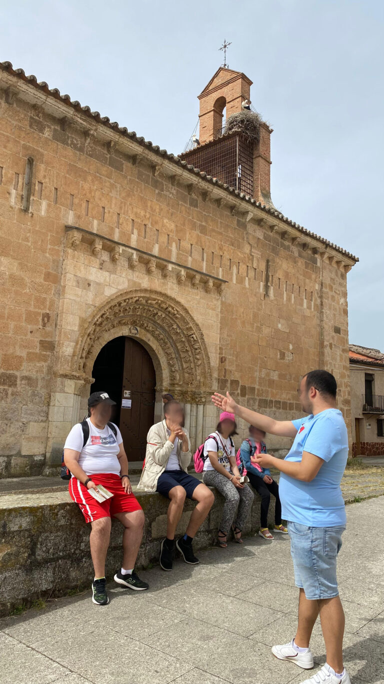 Visita a la Iglesia de San Claudio de Olivares